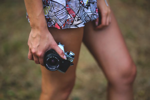 woman-hand-legs-camera